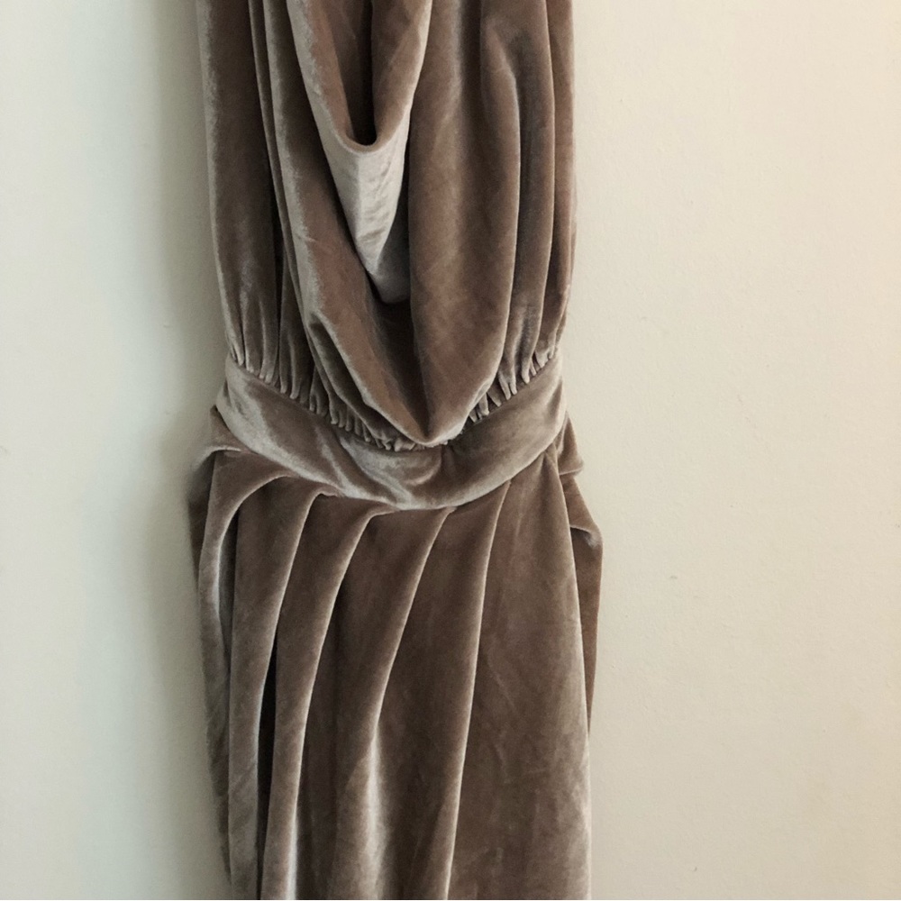 Velvet nude dress. Size small, very good condition. - Picture 8 of 9